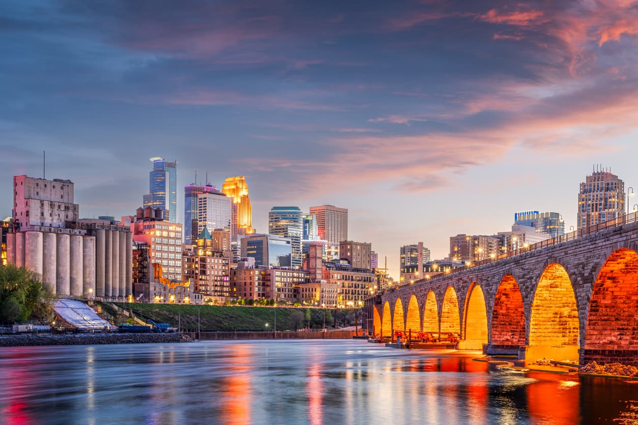 Minneapolis Happy Hour preview